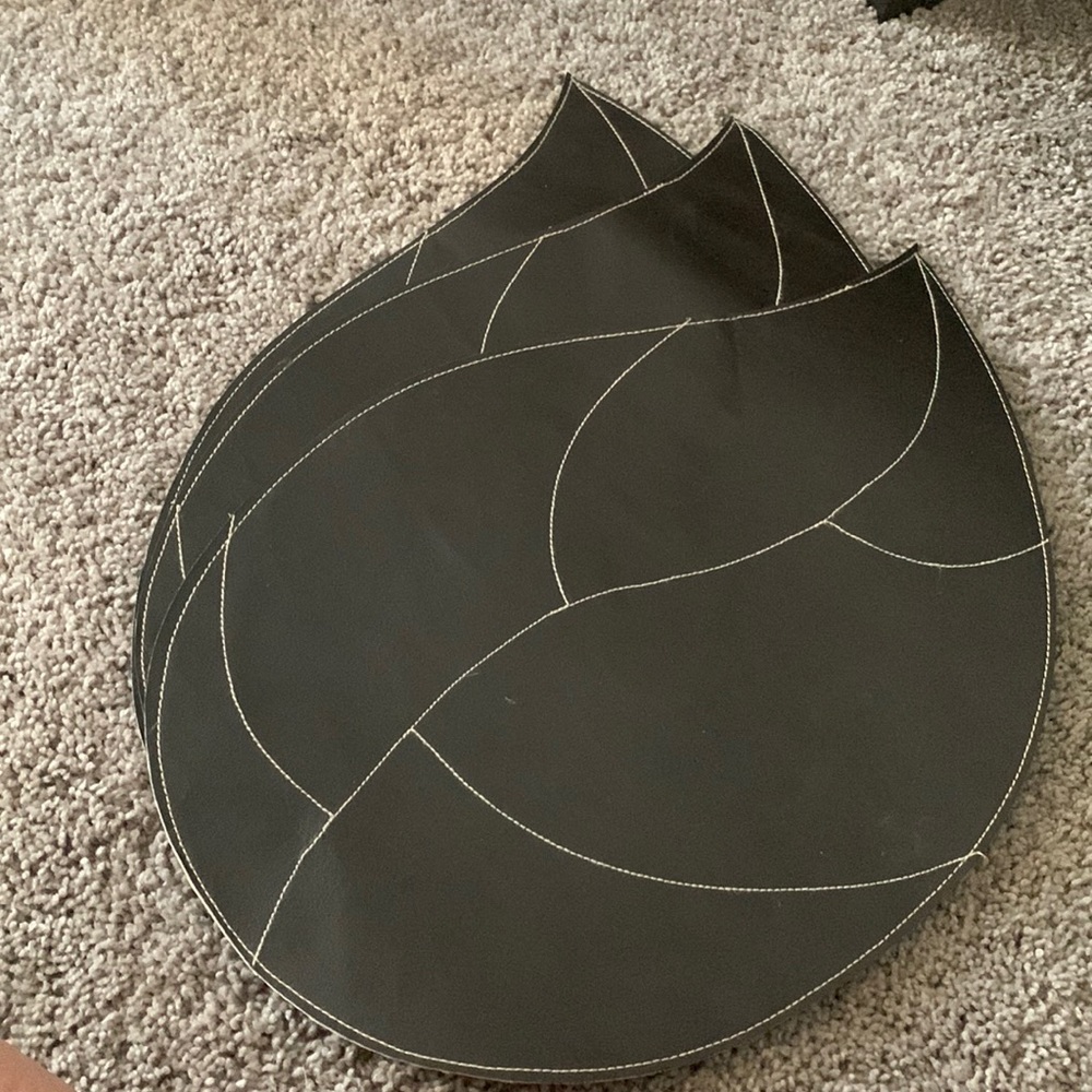 3 leaf placemats